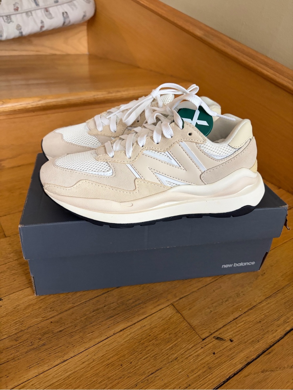 New Balance 5740 Women’s 6 Sea Salt Calm Taupe